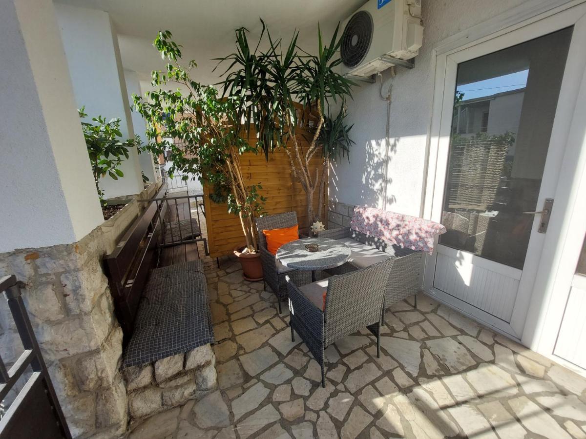 Loredana Apartments Crikvenica Exterior foto
